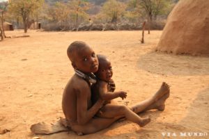 Himba dzieci